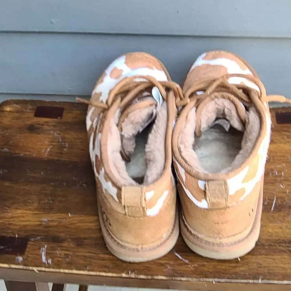 UGG Neumel Calf Hair Chestnut White Boots size 7