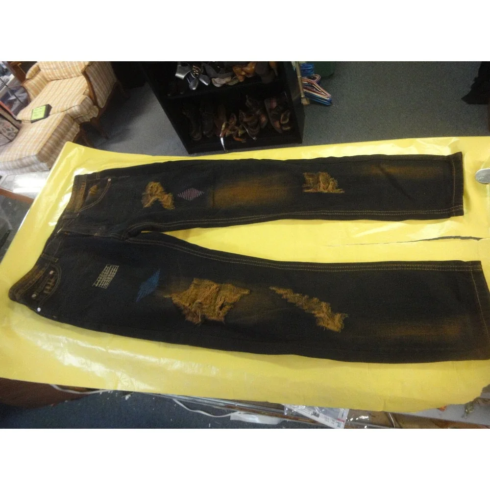 mens Fashion jeans 32 embroidered design‎ distressed washed rust black coloring