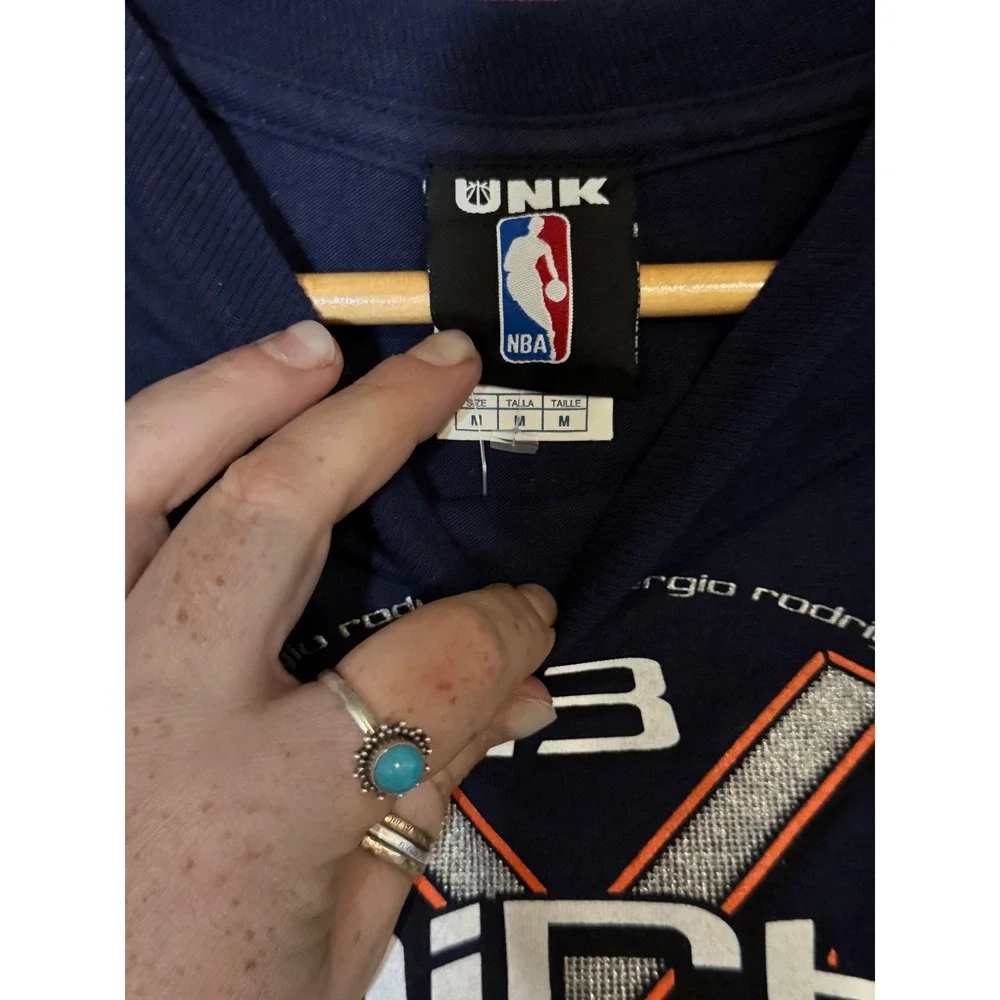 UNK Sergio Rodriguez Knicks NBA Graphic T Shirt Mens Medium Basketball Tee‎