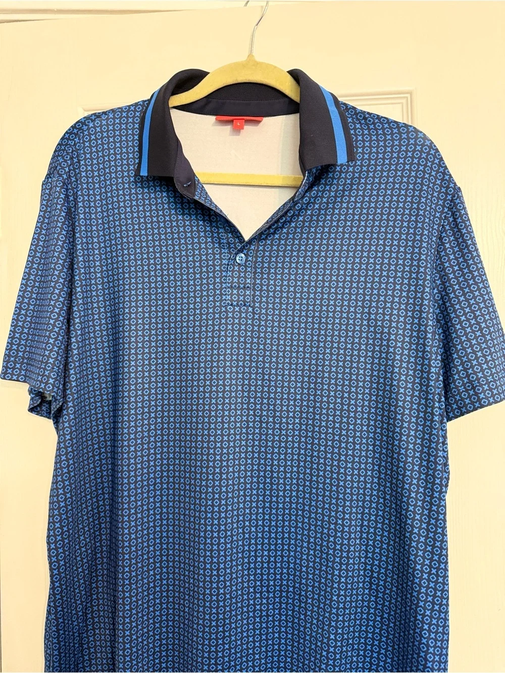 Redvanly blue geometric looks