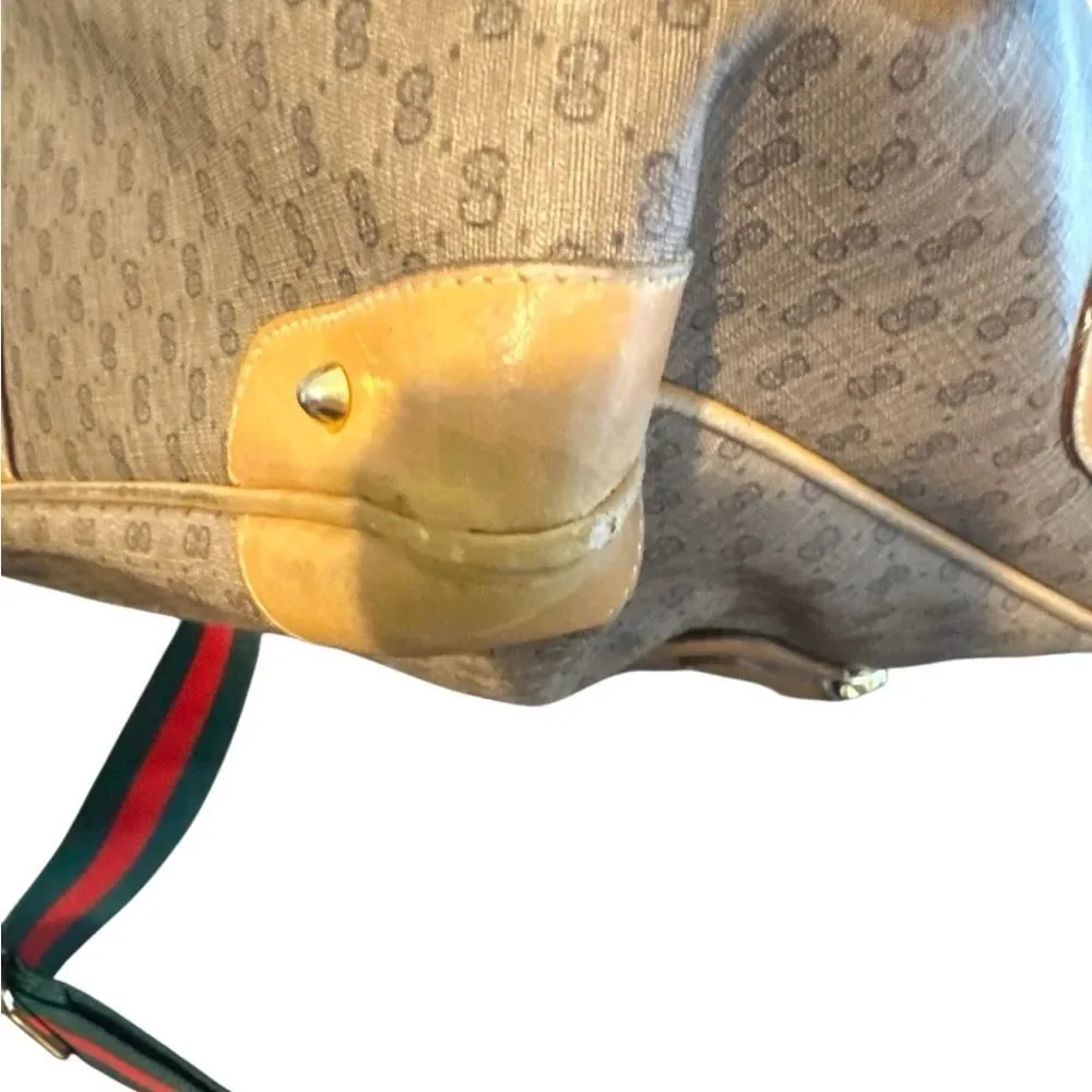 Gucci elegant corners sophistication
