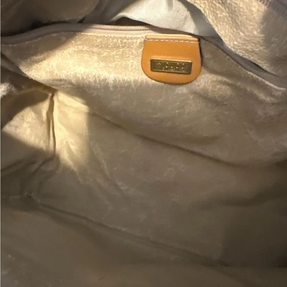 Gucci discoloration crack