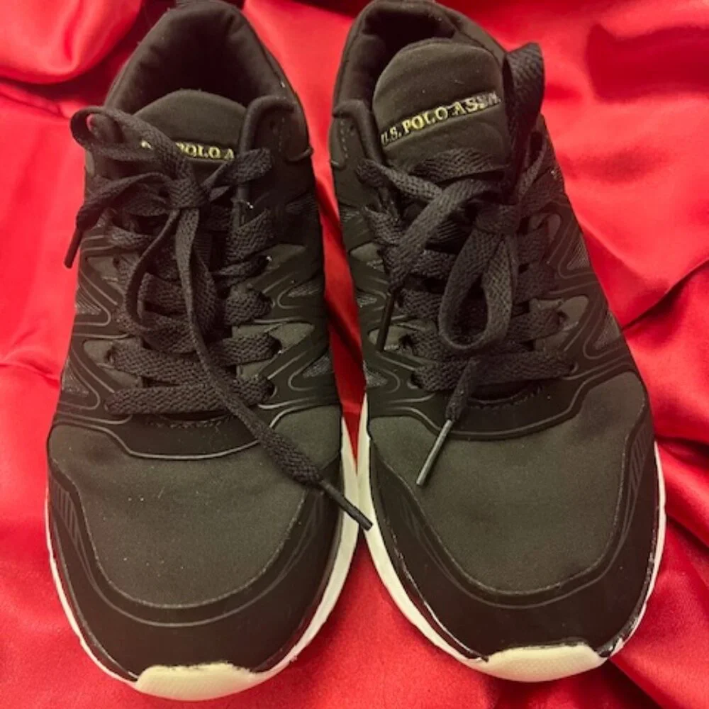 U.S. Polo Assn. women's black sneakers Women's size‎ 6.5