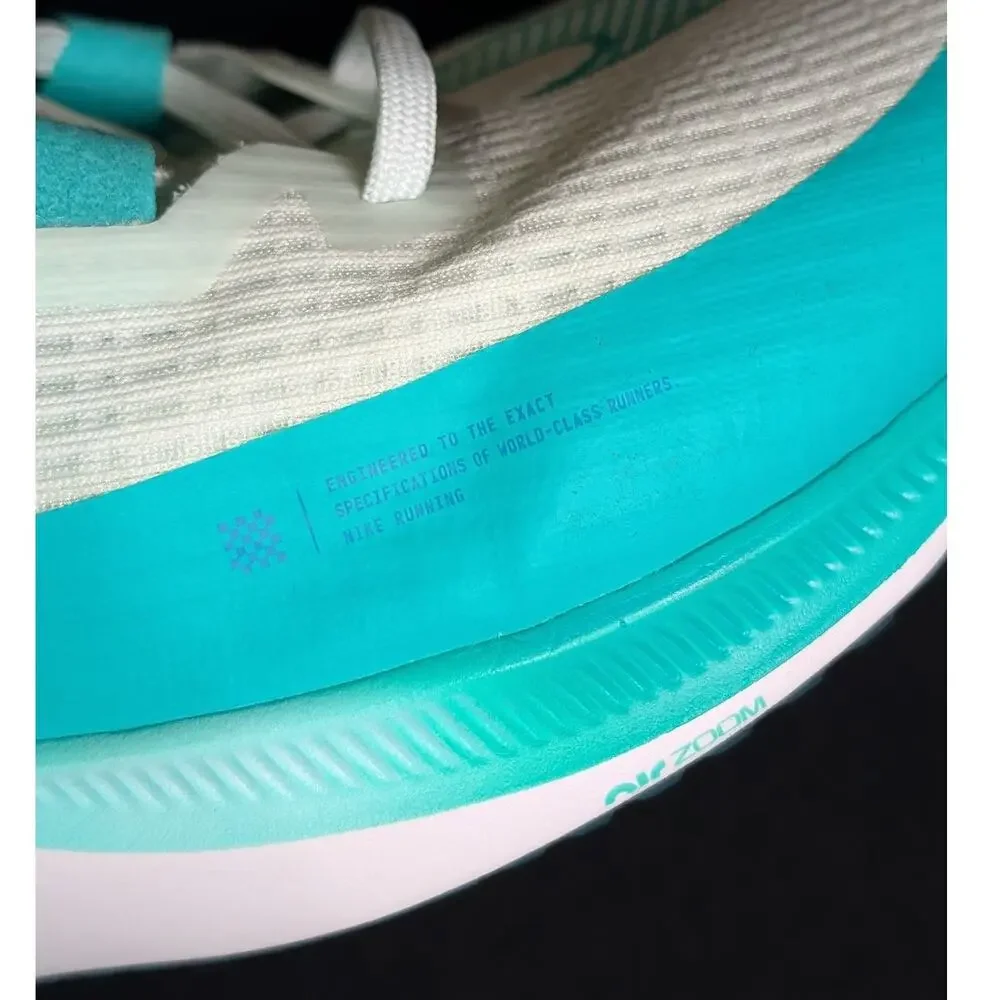 Nike lightweight zoom