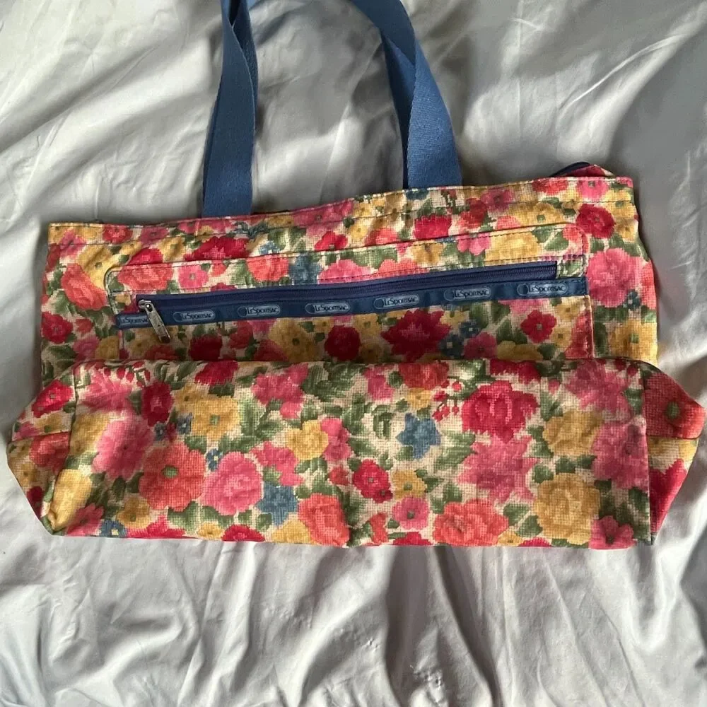Lesportsac one hand