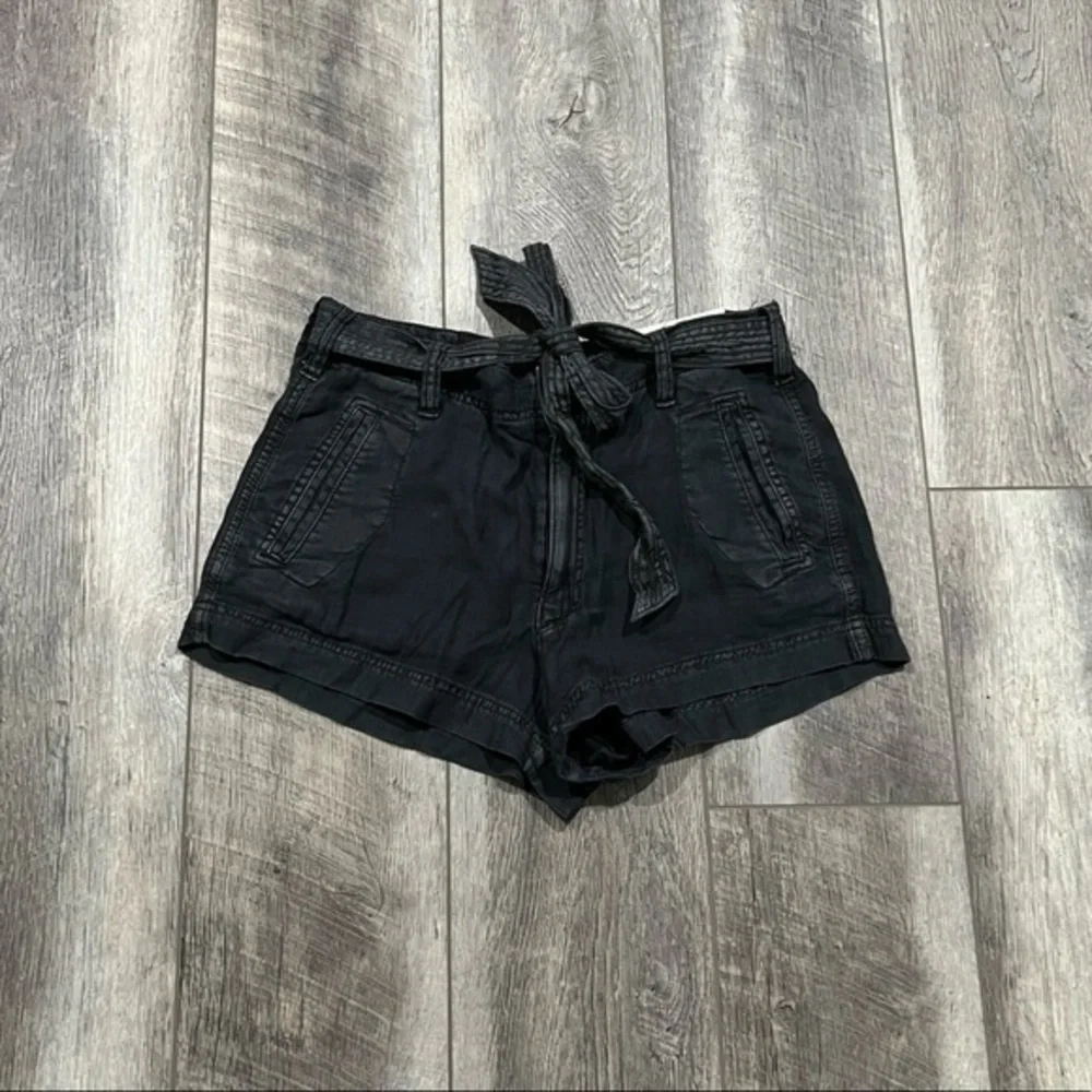 AEO Black Distressed High Rise‎ Shorts