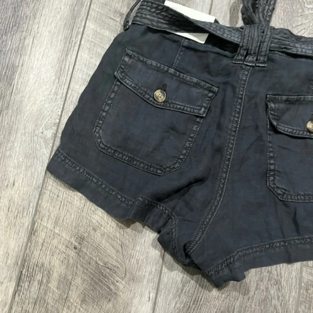 AEO Black Distressed High Rise‎ Shorts