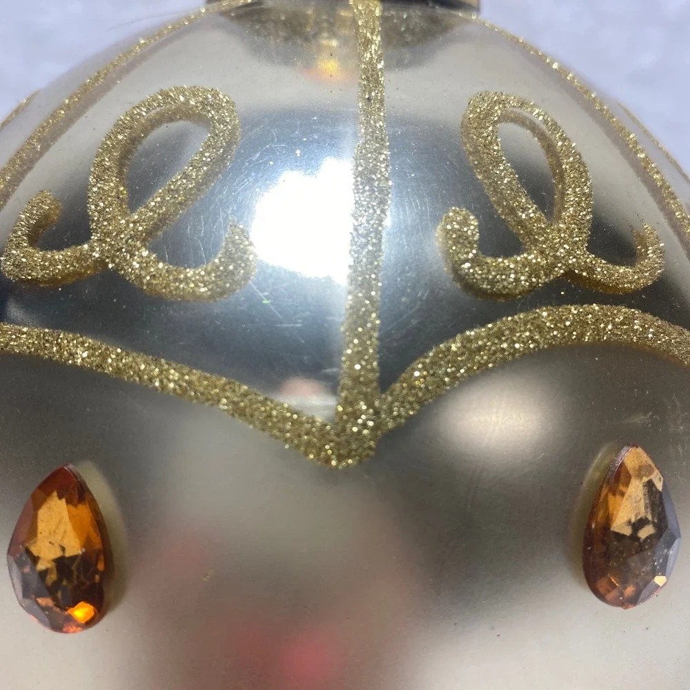 The Unbranded Brand decorative glass