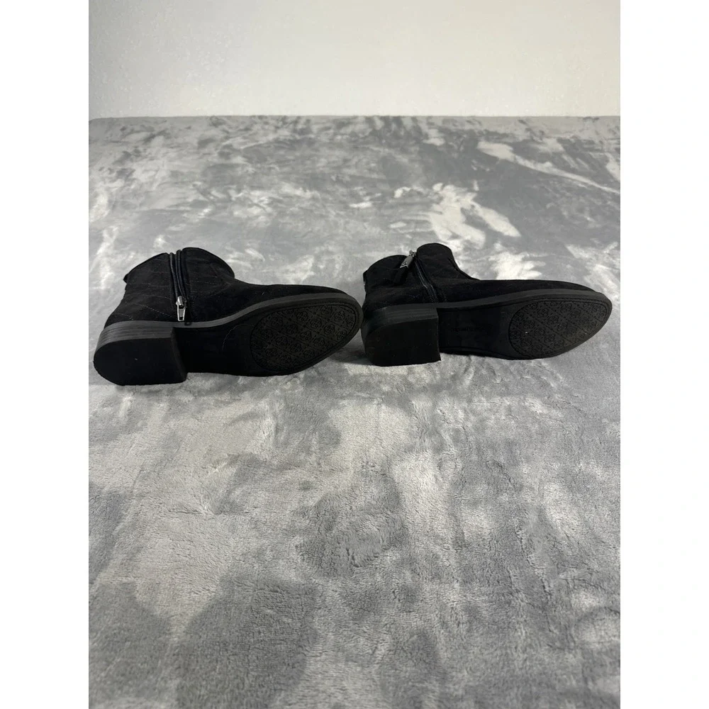 Daisy Fuentes Black Suede Quilted Ankle Boots‎ Side Zip Women's Size 7M