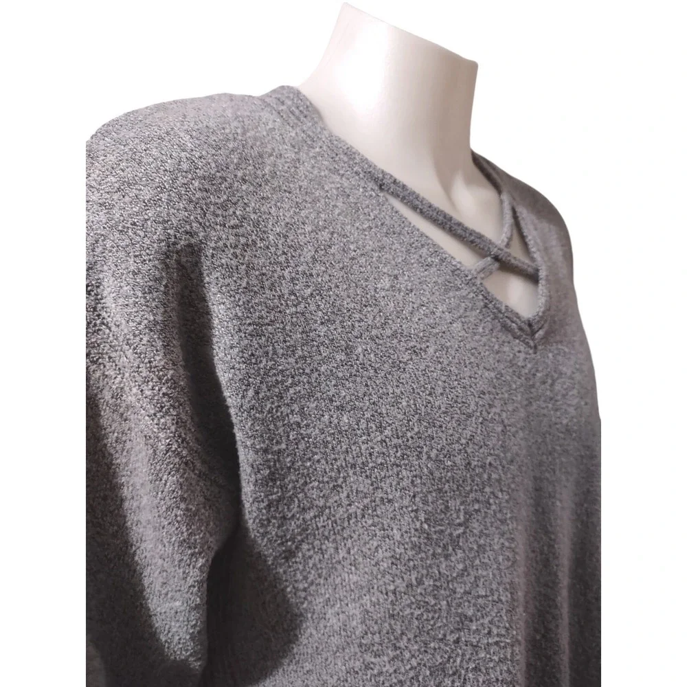Thyme & Honey Women's Size L Long Sleeve Super Soft Gray Sweater Pullover V Neck