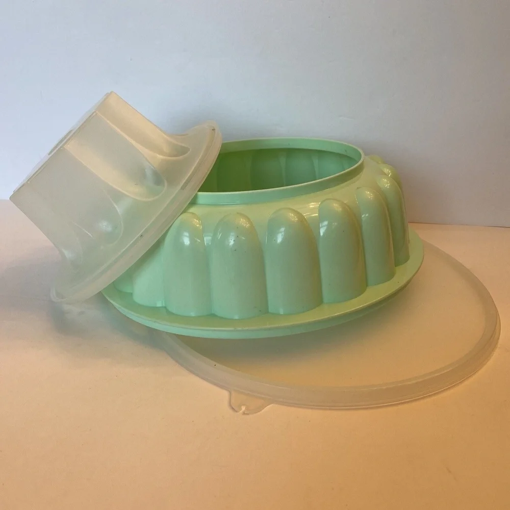 Tupperware vintage piece