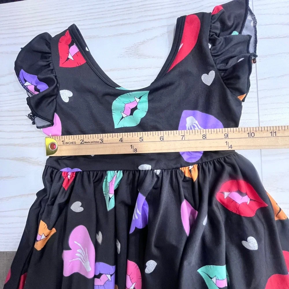 Dot Dot Smile whimsical heart measurements