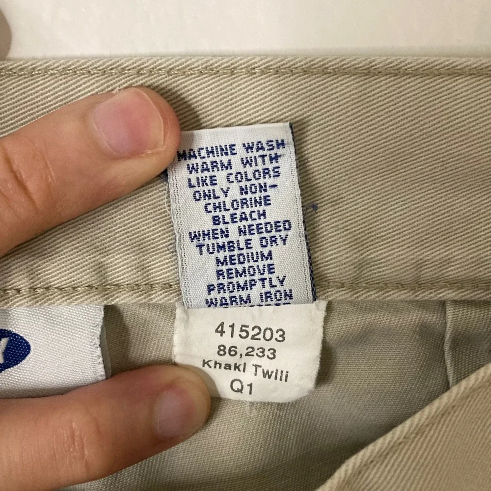 Old Navy logo feature