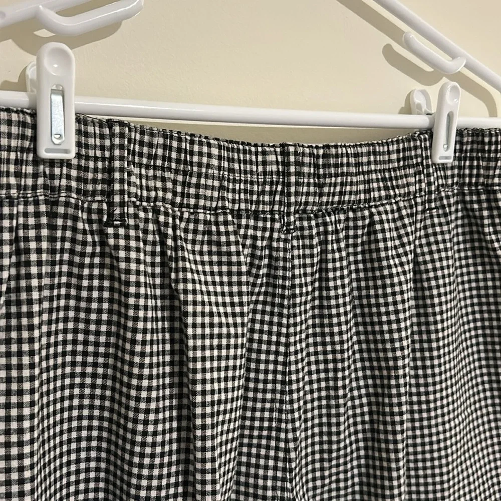 Urban Outfitters excellent zipper