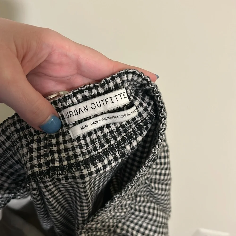 Urban Outfitters excellent zipper