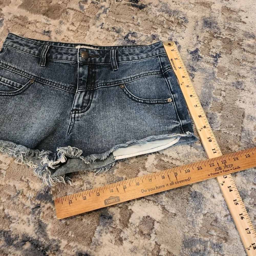 Free People jean shorts.‎