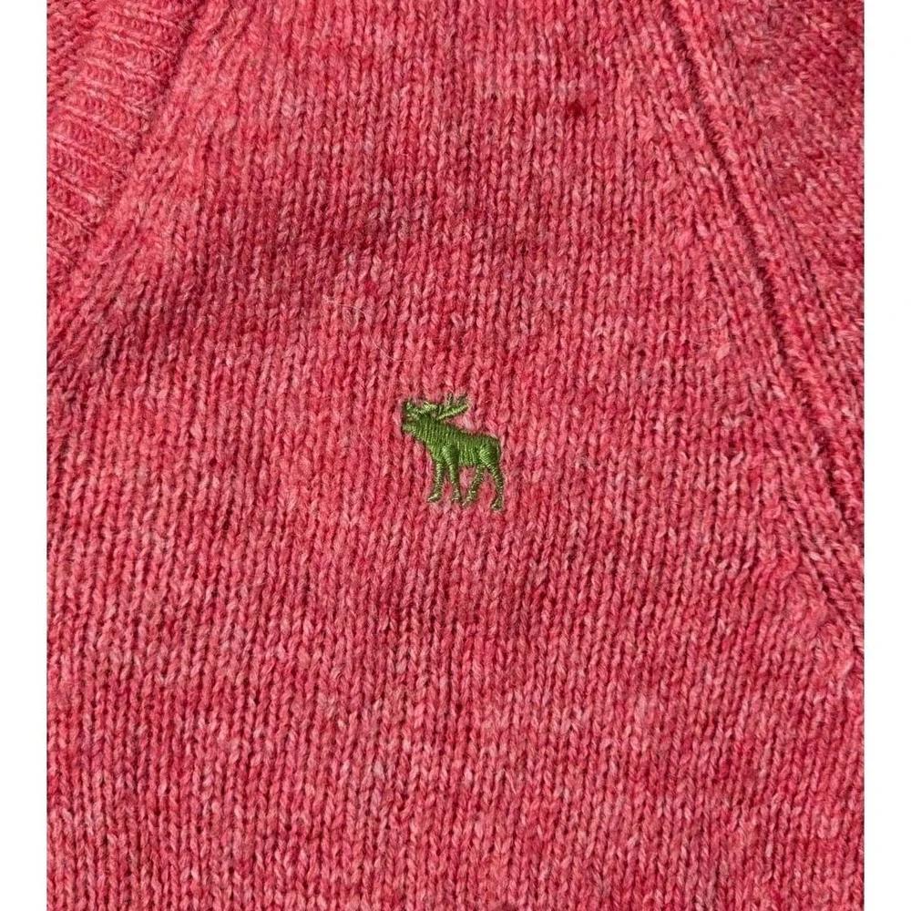 Abercrombie & Fitch cozy up