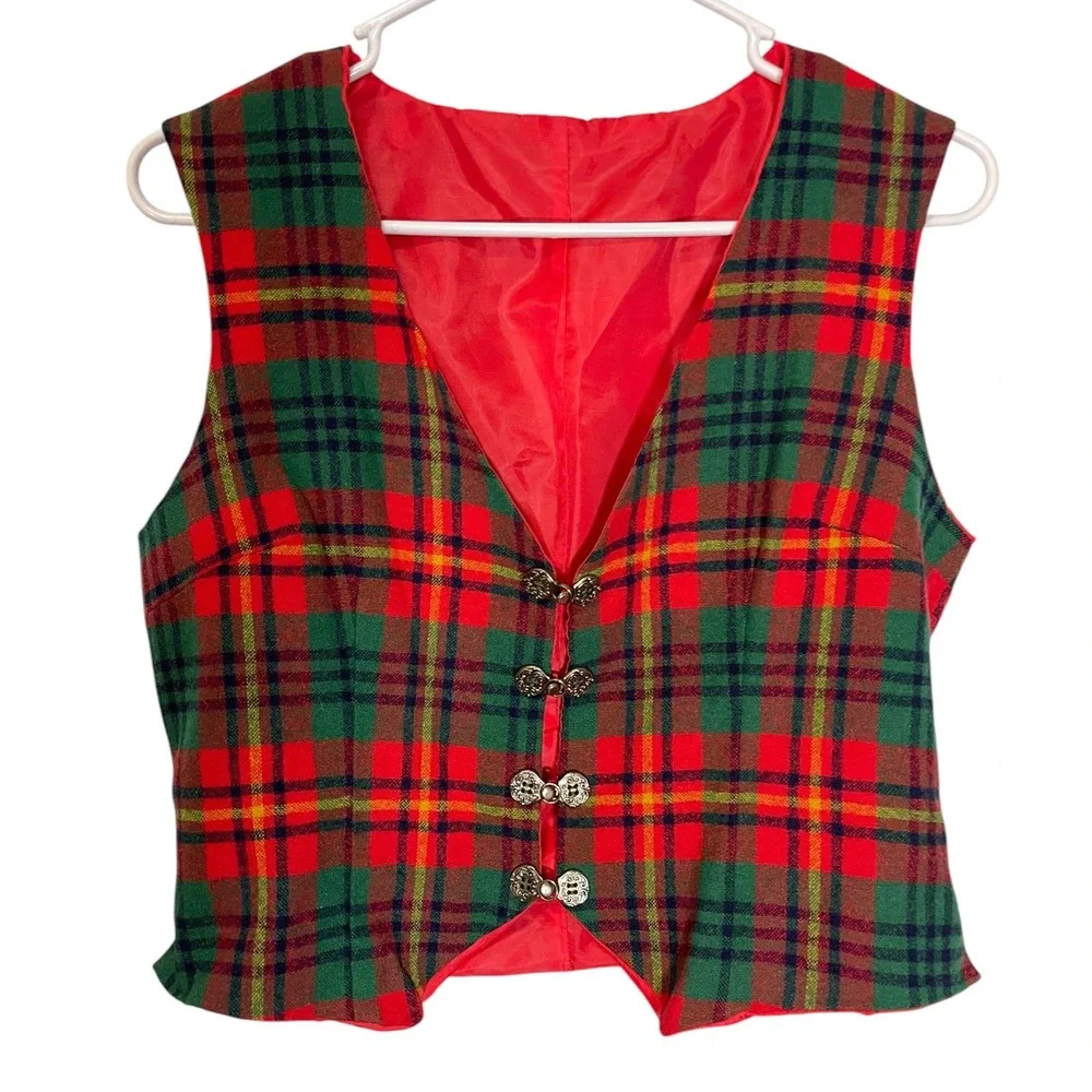 Handmade Medium Red Green Tartan Plaid Vest Metal Clasp Holiday Preppy Festive‎