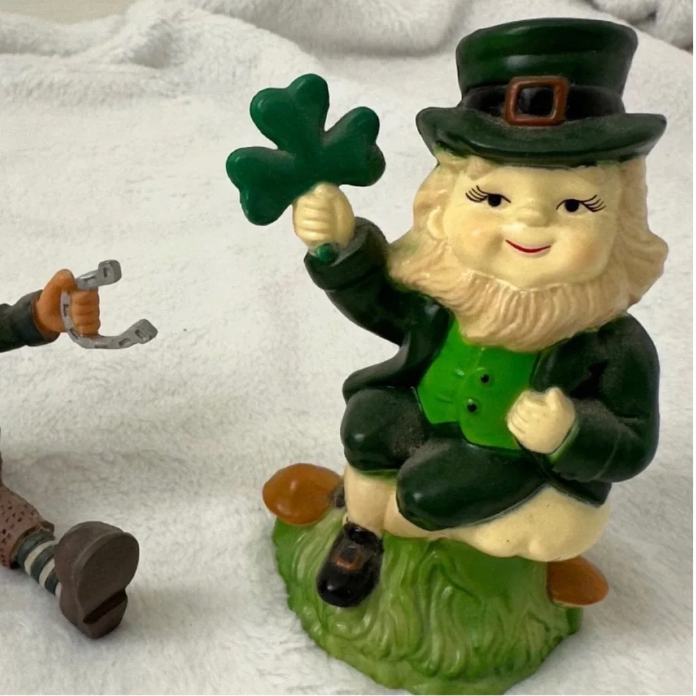 Leprechaun Figurine Set 2pc Green St Patricks Day Excellent‎ Lucky Decor China