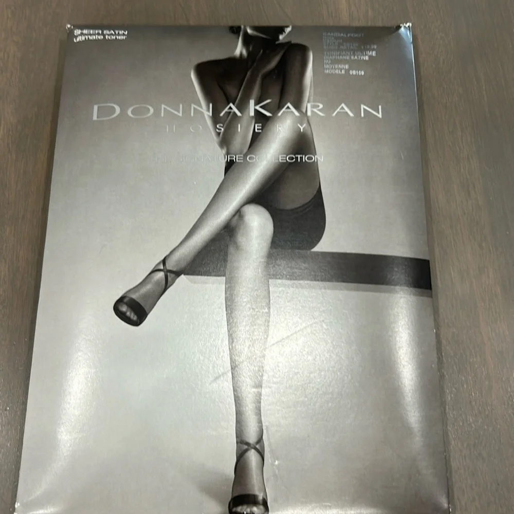 DONNA KARAN Signature Ultra Sheer Control Top Pantyhose