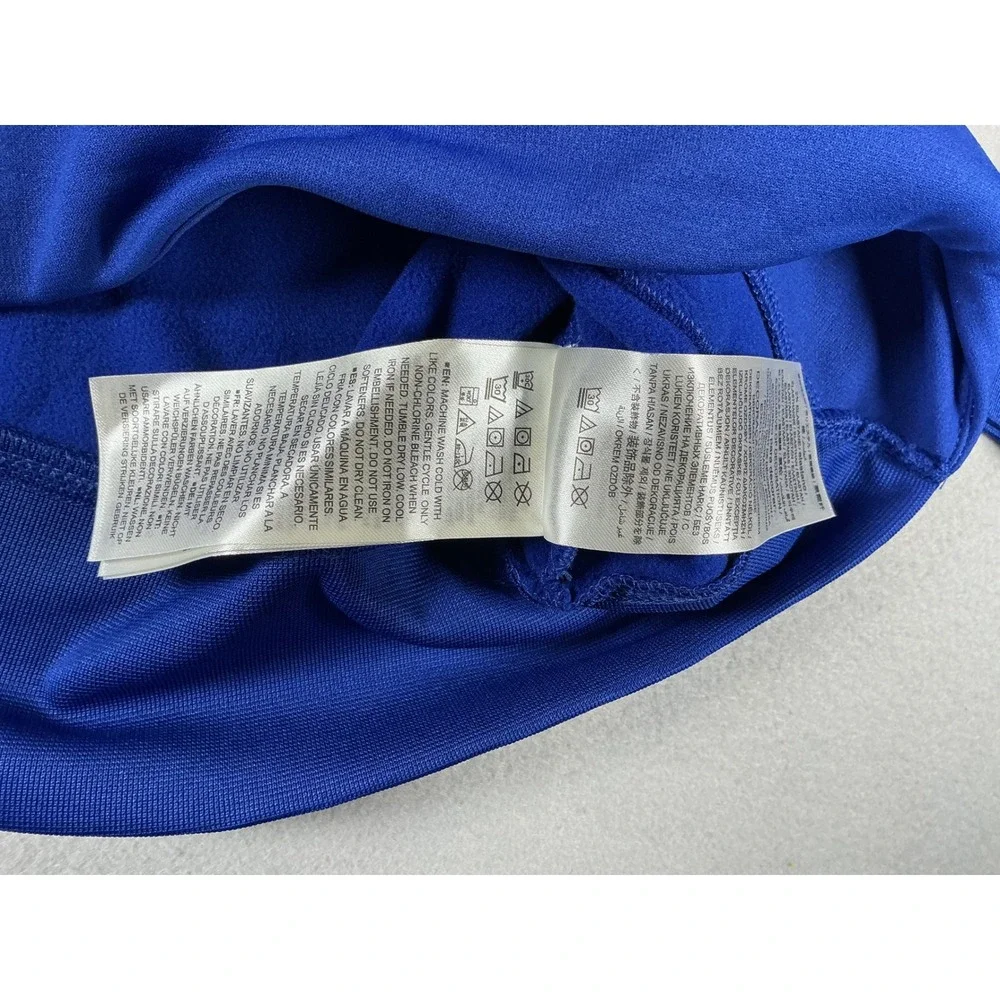 Nike fan front swoosh