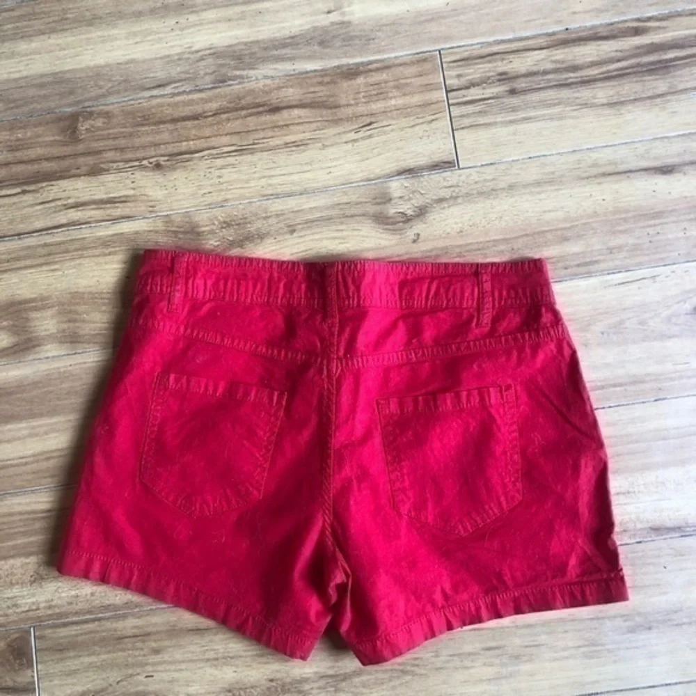 Red shorts sz 6