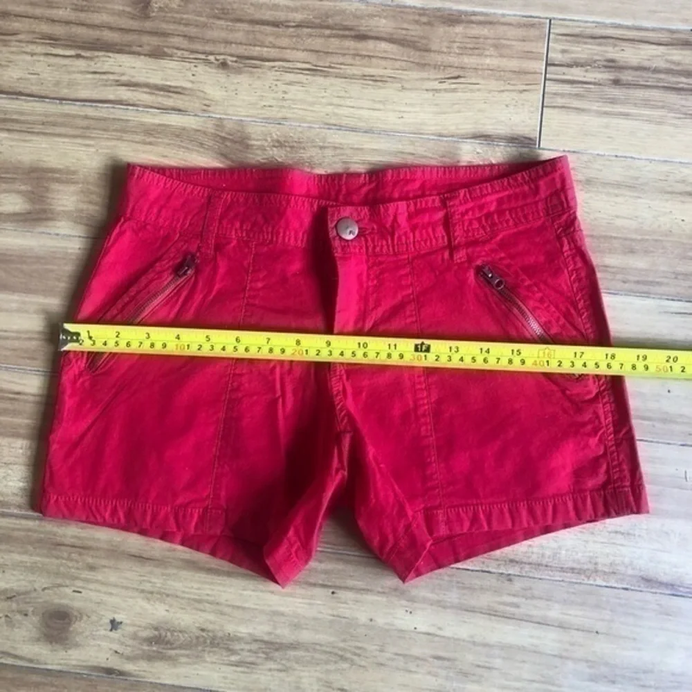 Red shorts sz 6
