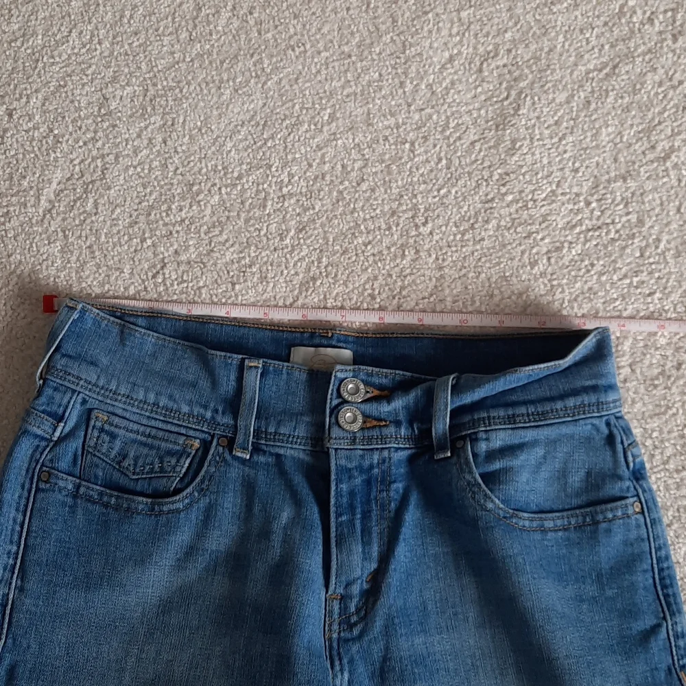 Levis fly marked