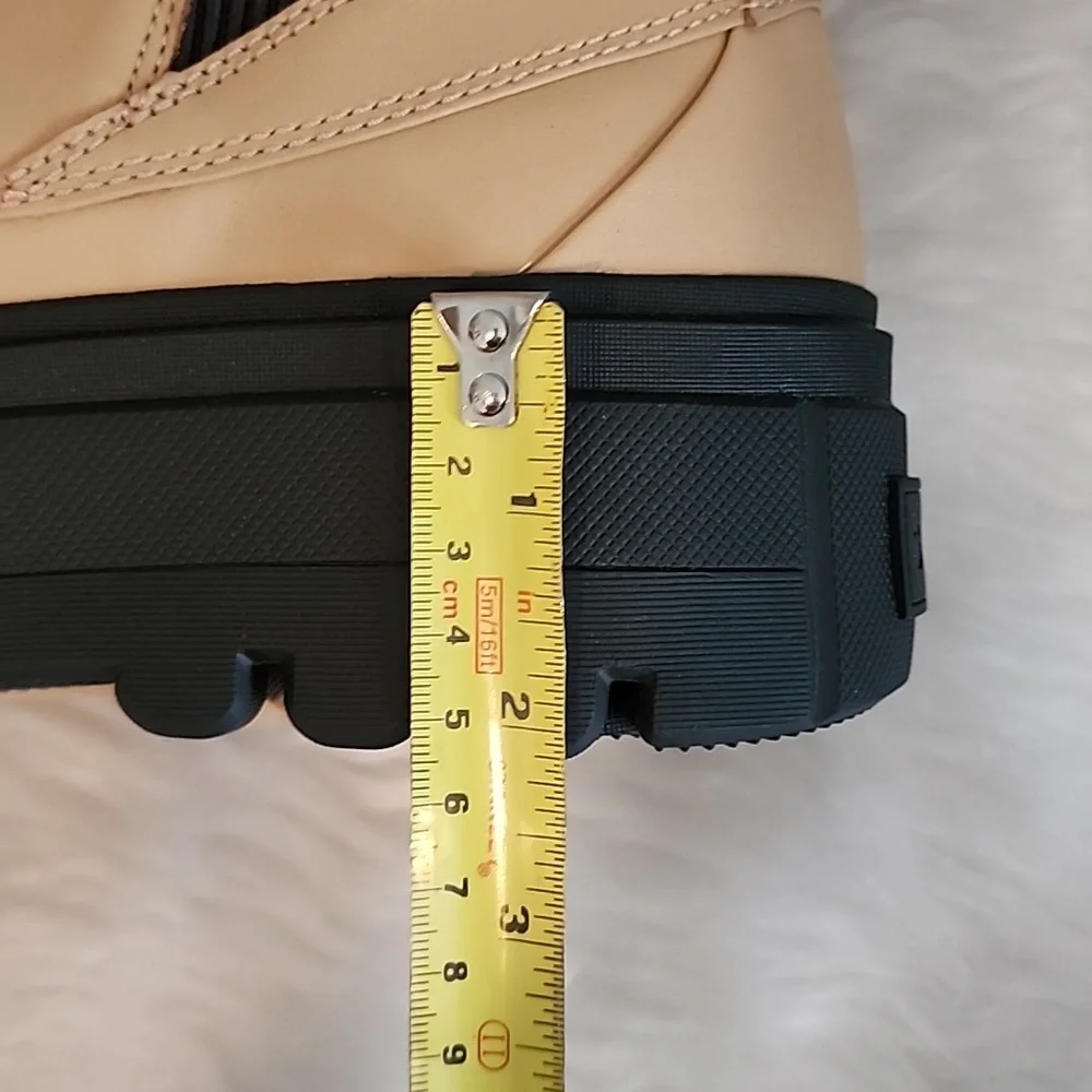 Sorel stylish tan