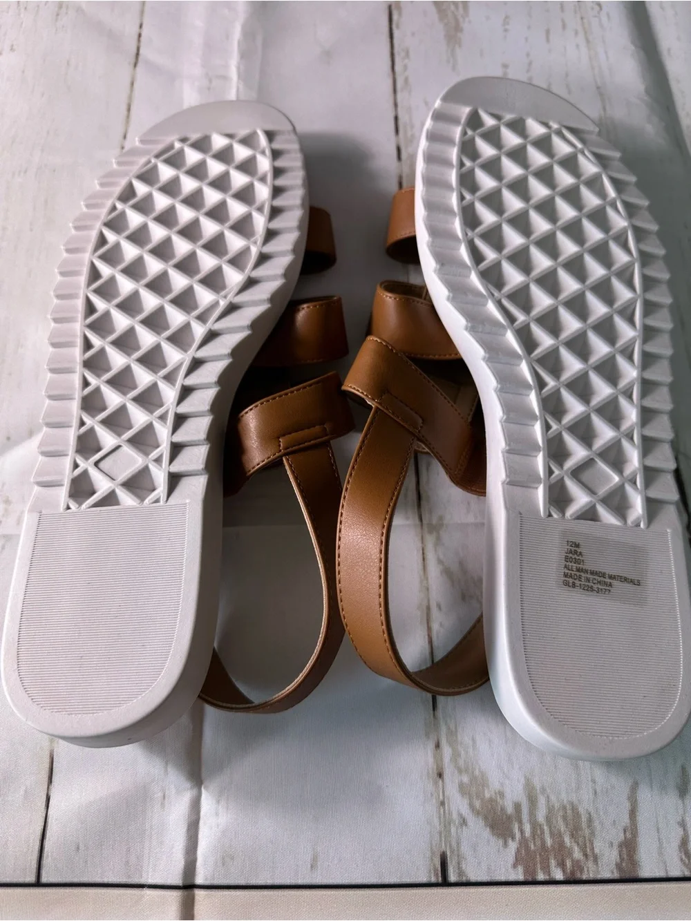 AEROSOLES Tan Strappy Sandals with White Outsole size 12 M