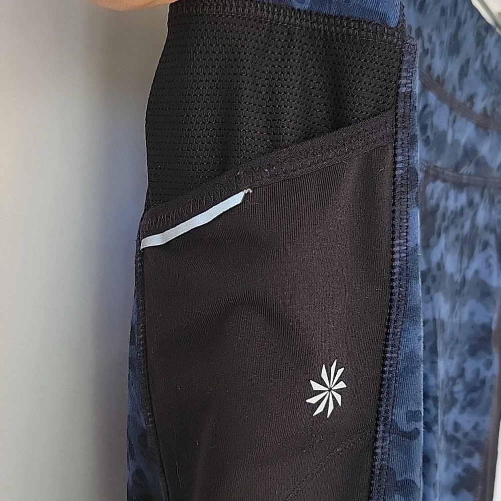 Athleta blue dabble