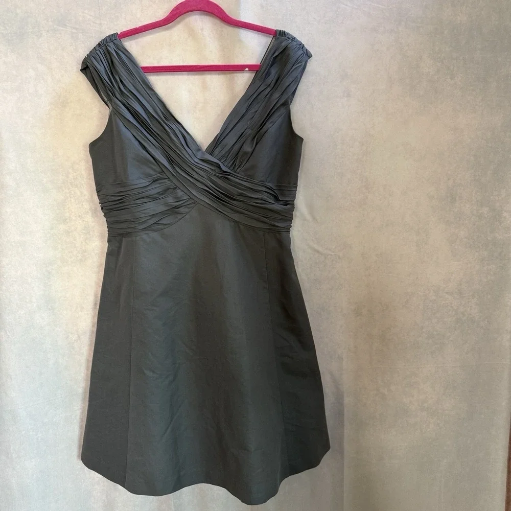 Mirror of Venus Anthropologie Gray Silk V Neck A Line Dress Size 14‎ Pleated