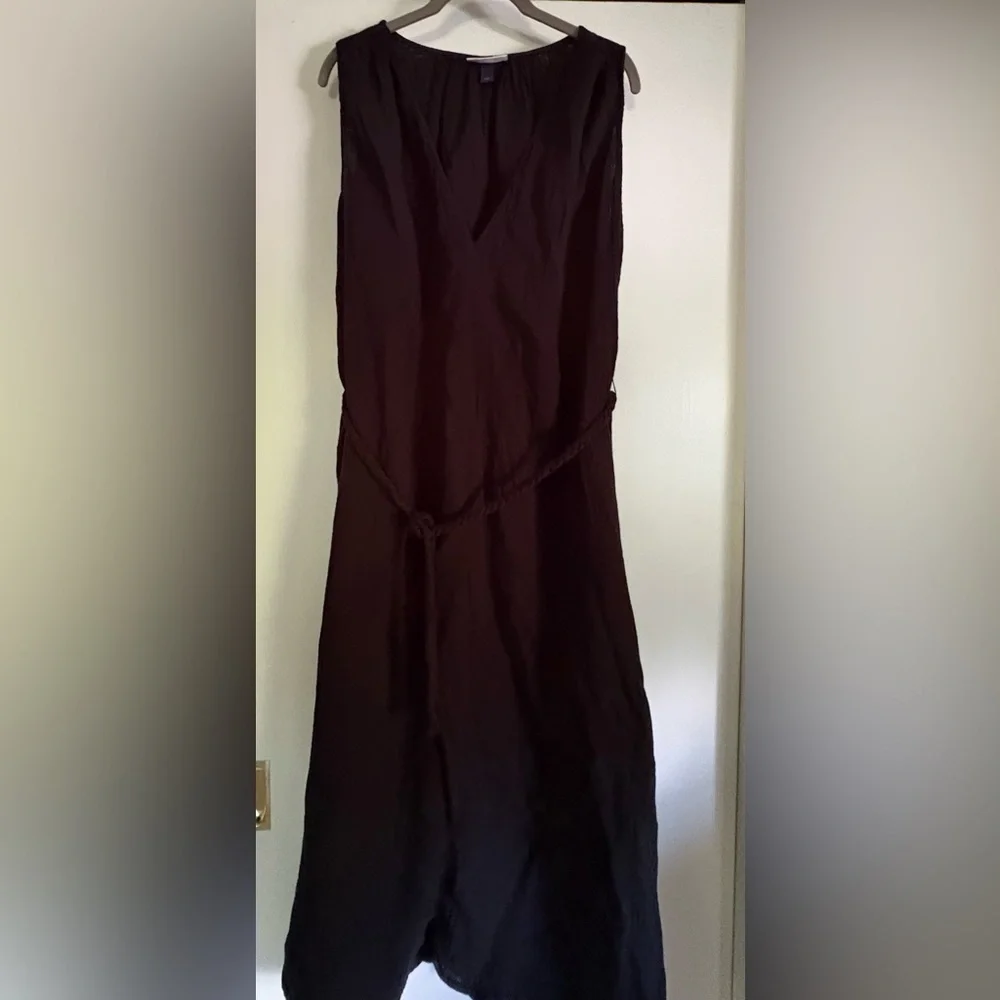 NWT-universal threads crinkle linen, long  sleeveless V Neck Cable tie dress