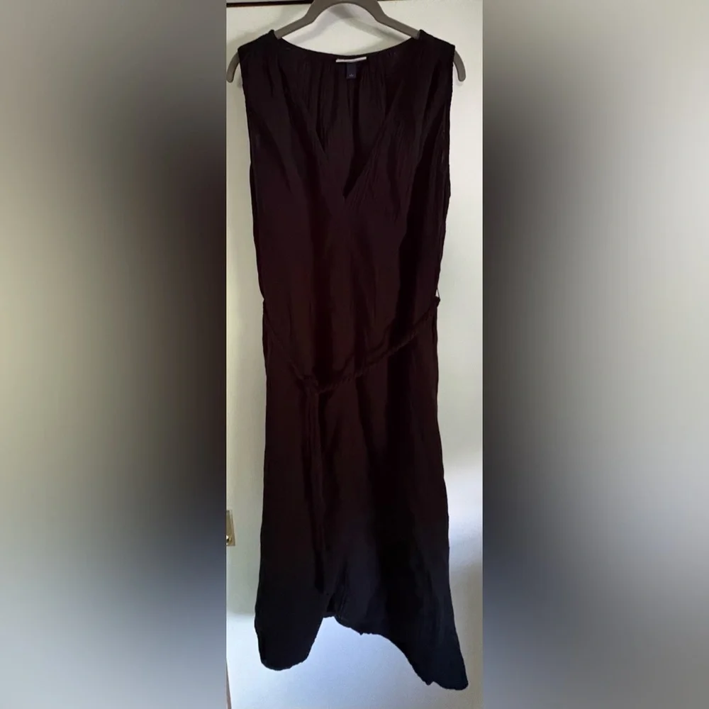 NWT-universal threads crinkle linen, long  sleeveless V Neck Cable tie dress