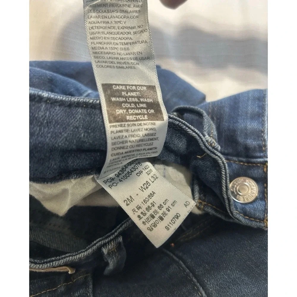 Signature by Levi Strauss very good