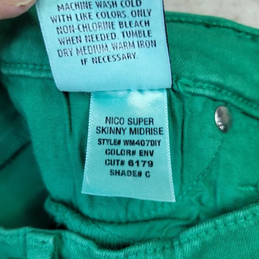 Hudsons Bay Company midrise unworn accurately