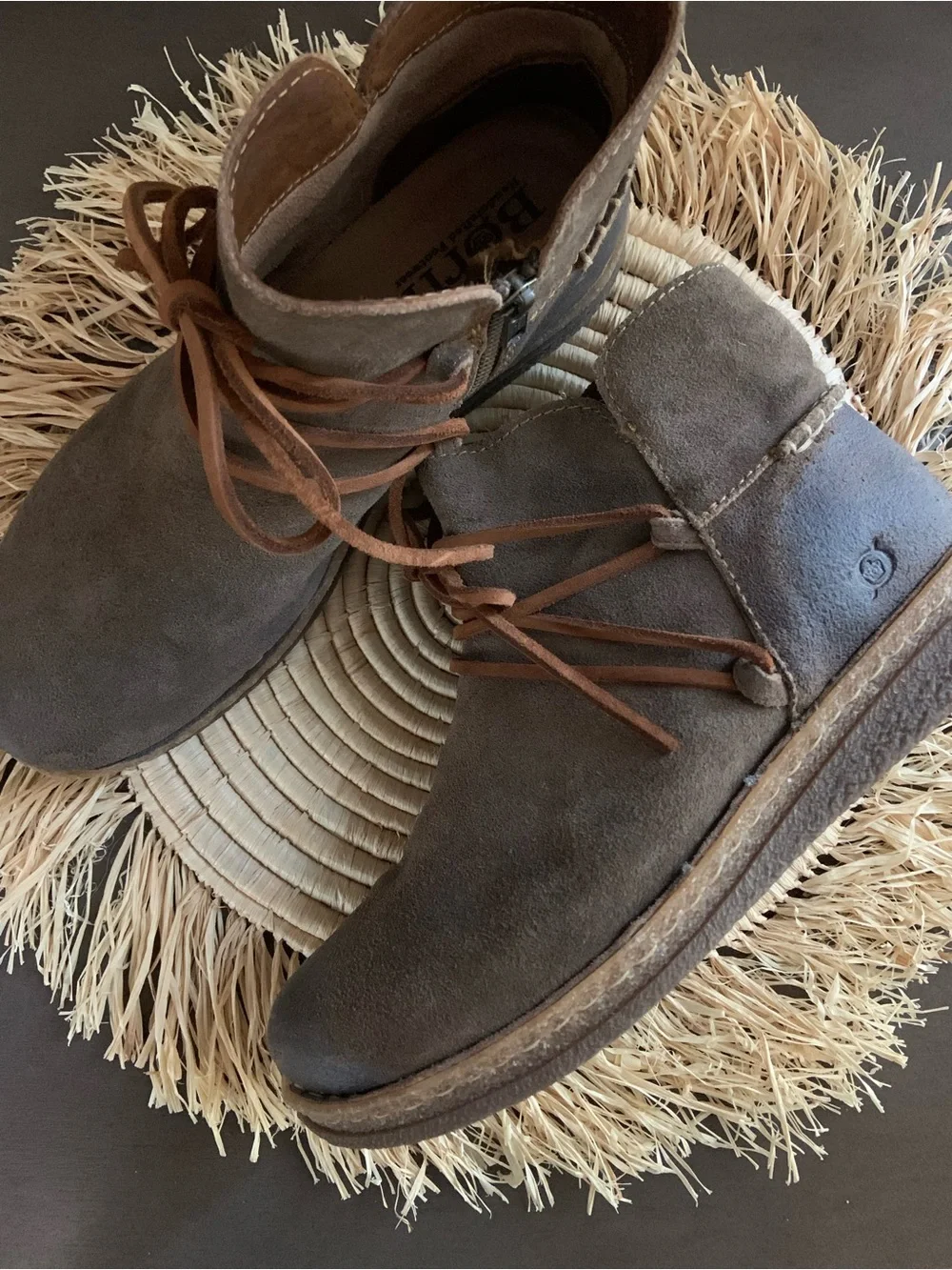 BORN Women’s Calyn Suede Leather Distressed Brown Ankle Lace Up Zip Boots 10
