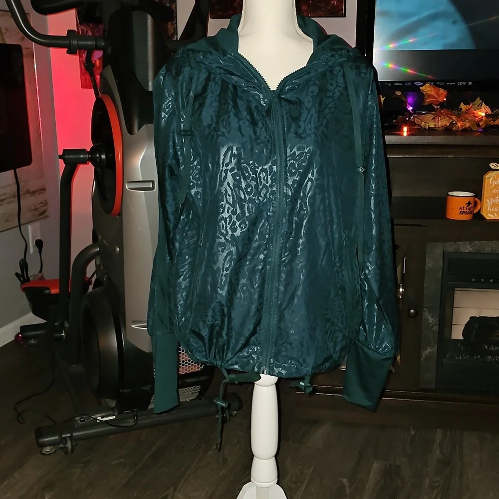 ZYIA Womens Cheetah Print Light Weight Jacket Size Large.  Mint Condition! RARE