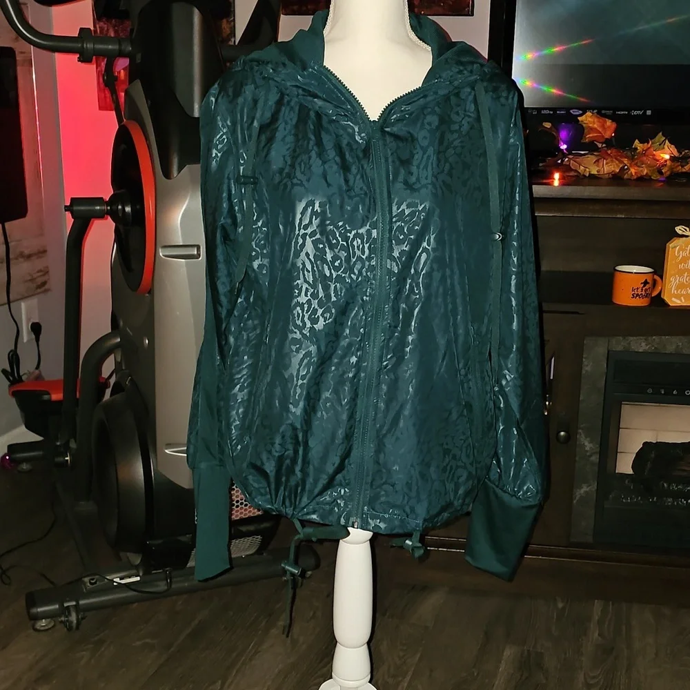 ZYIA Womens Cheetah Print Light Weight Jacket Size Large.  Mint Condition! RARE