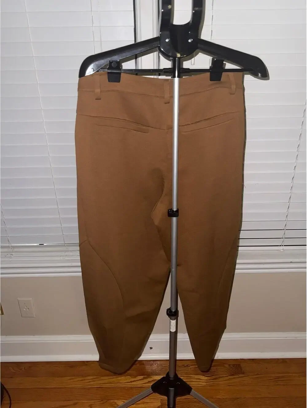 Ruti Stretch Suit Detail Oriented Tapered Pants Camel‎ Size 12 NWT