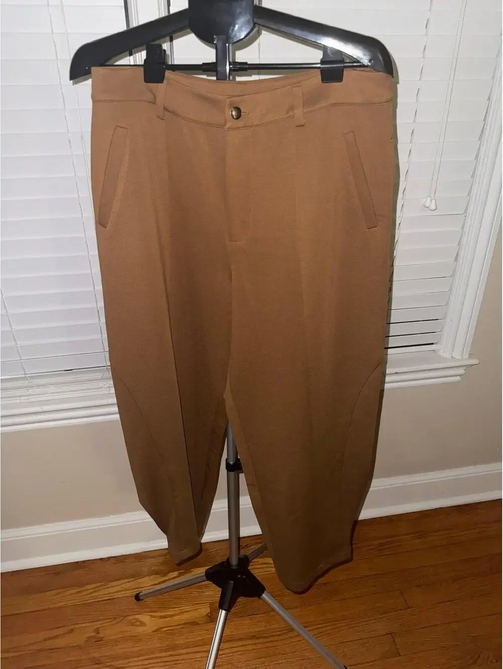 Ruti Stretch Suit Detail Oriented Tapered Pants Camel‎ Size 12 NWT