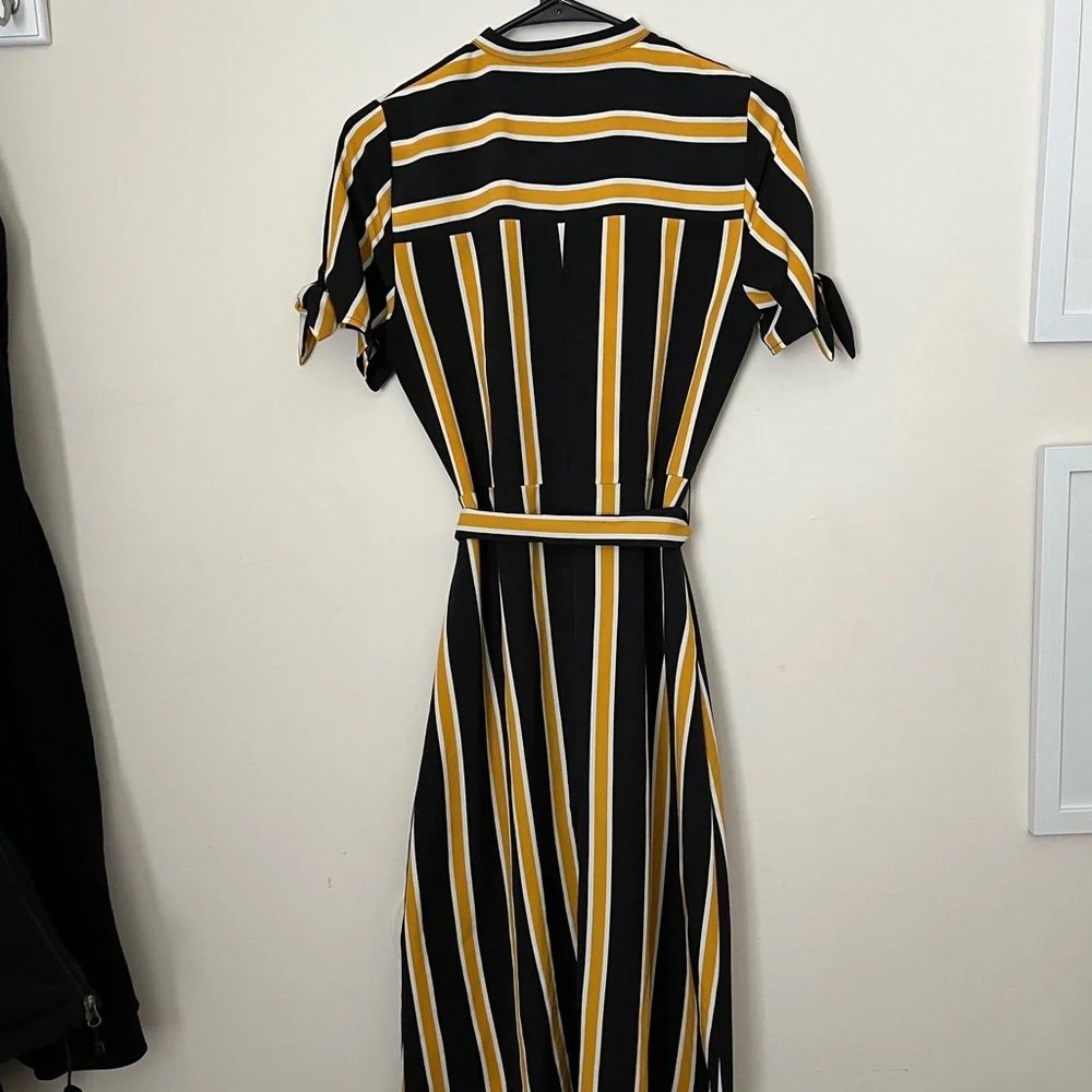 Who What Wear stripes business