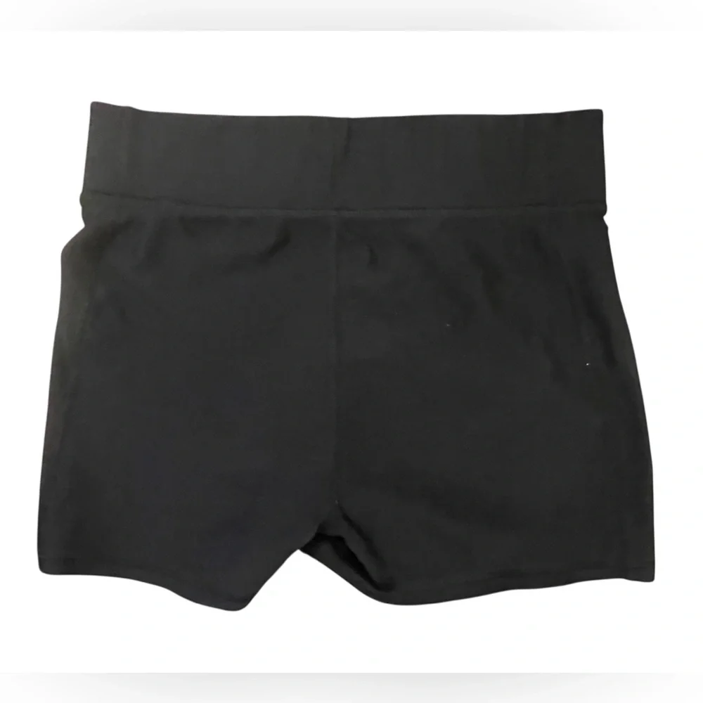 Under Armour reposhing this