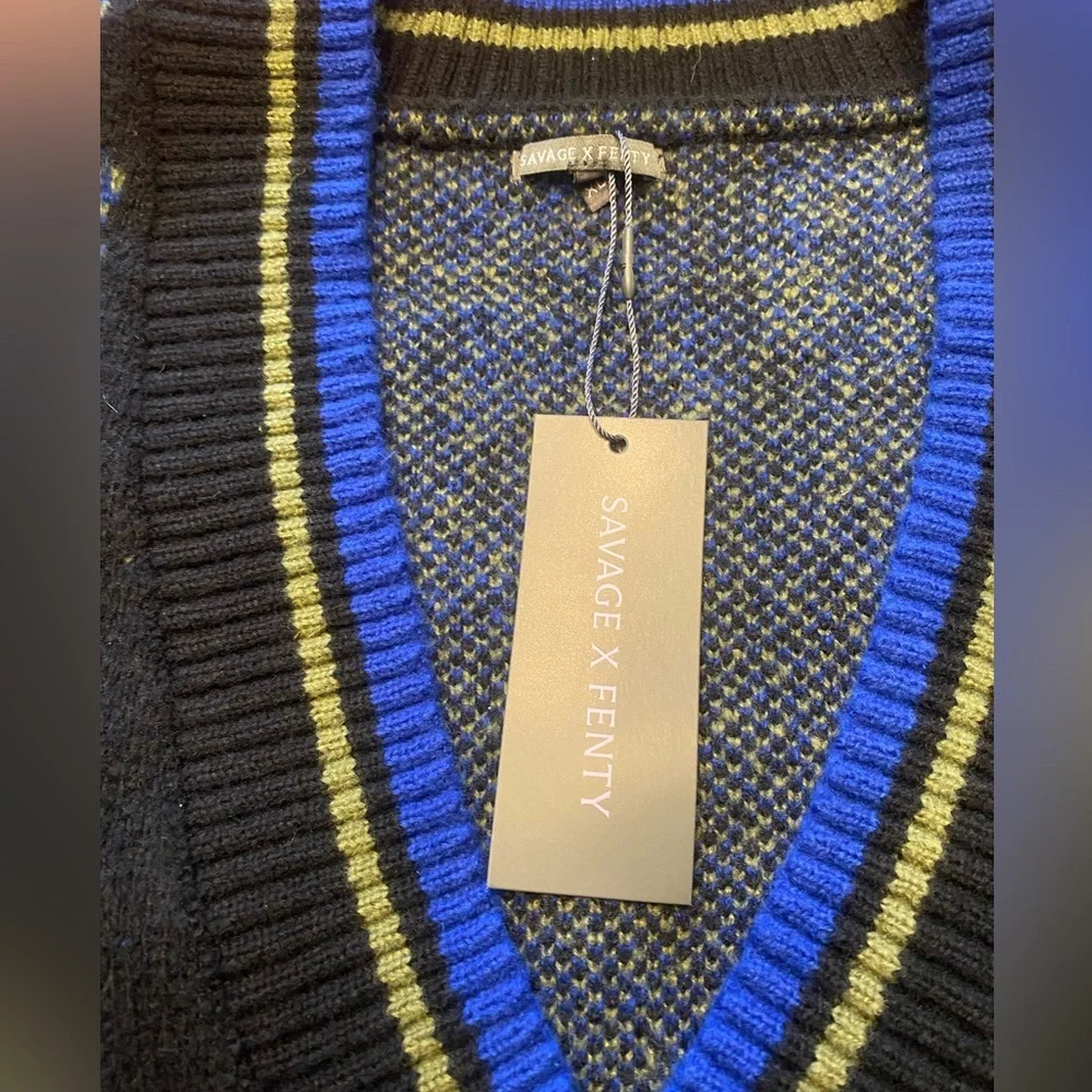 Savage X Fenty oversized neck