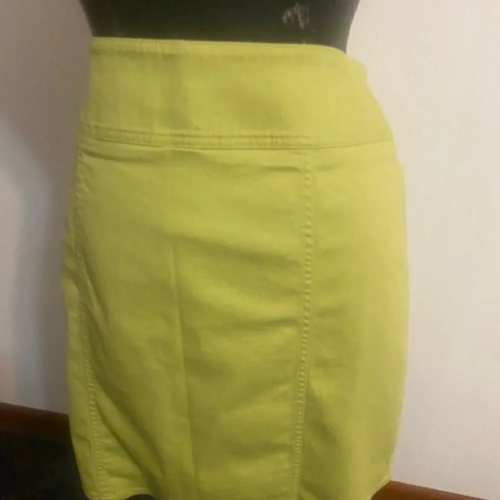 Chaus lime green