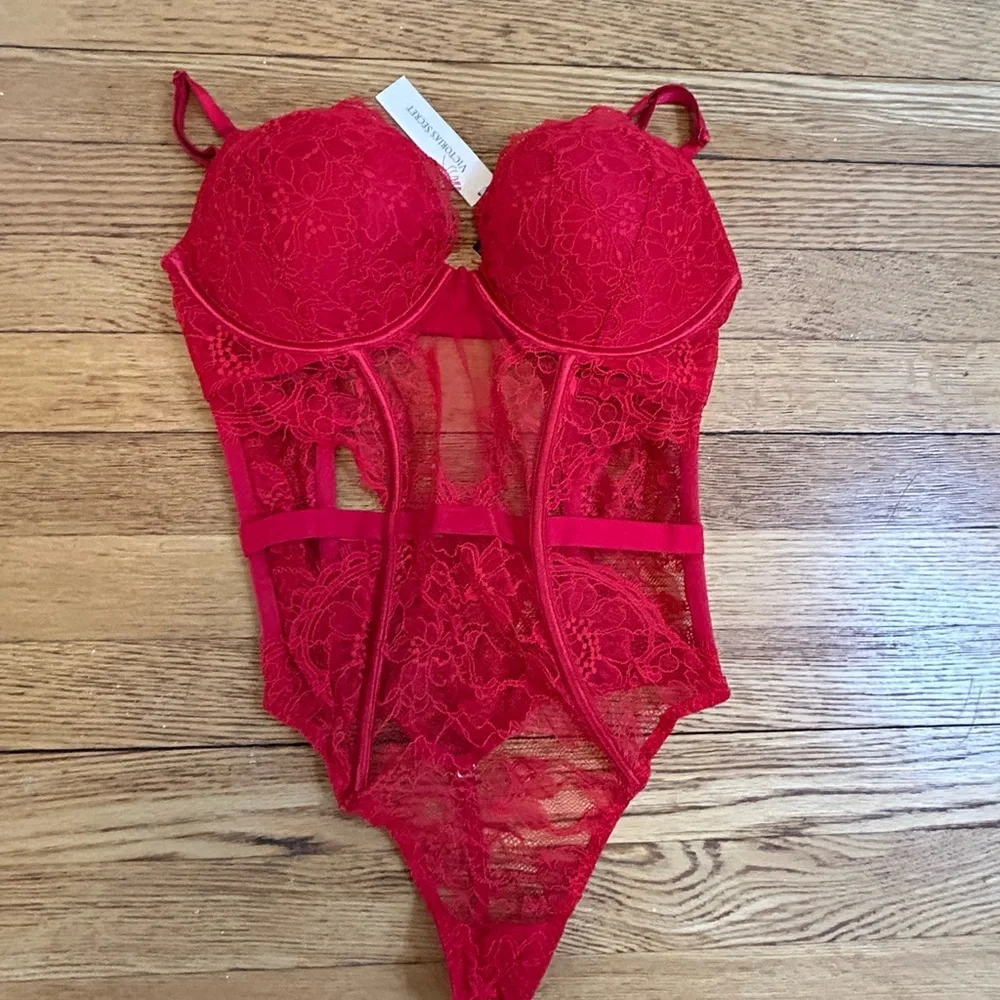 Victorias Secret red occasions