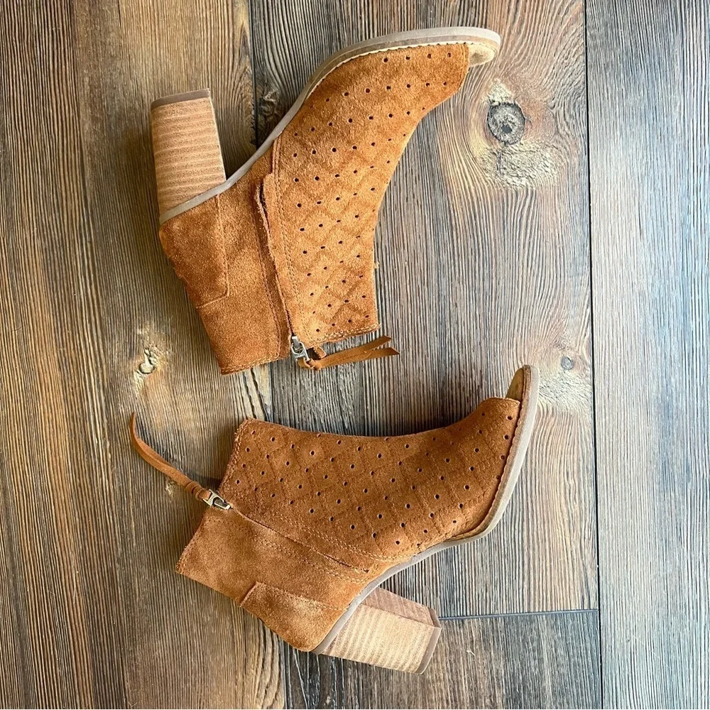 Toms toe tassel