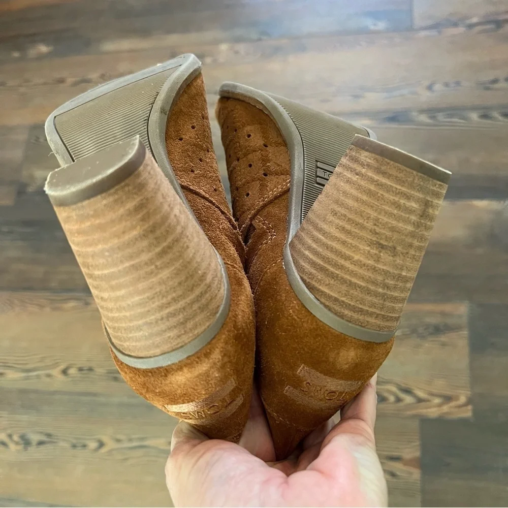 Toms suede worn hardly