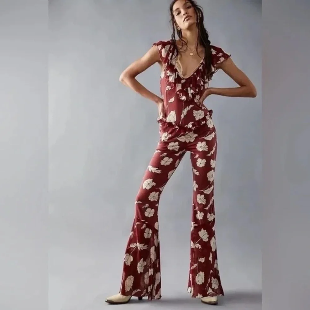 Free People reposhing this