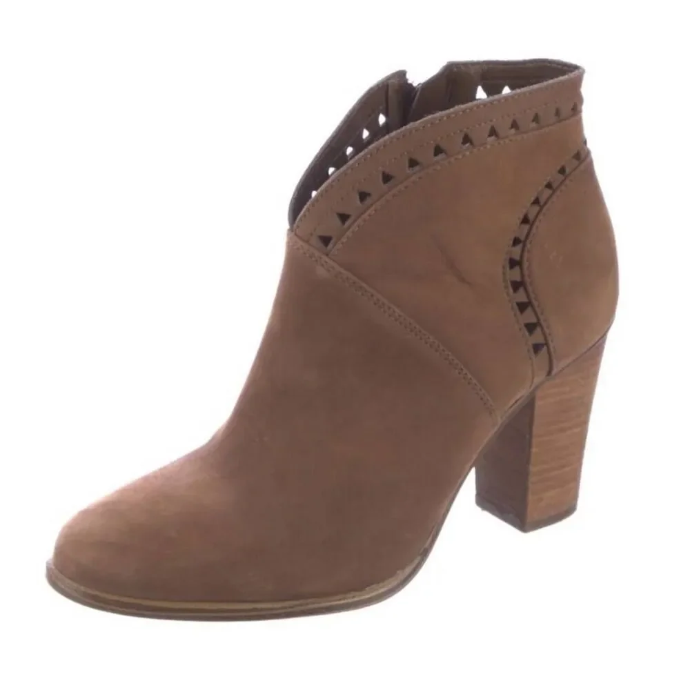 Vince Camuto Fritan Lazer Cut Booties Boots size 9.5